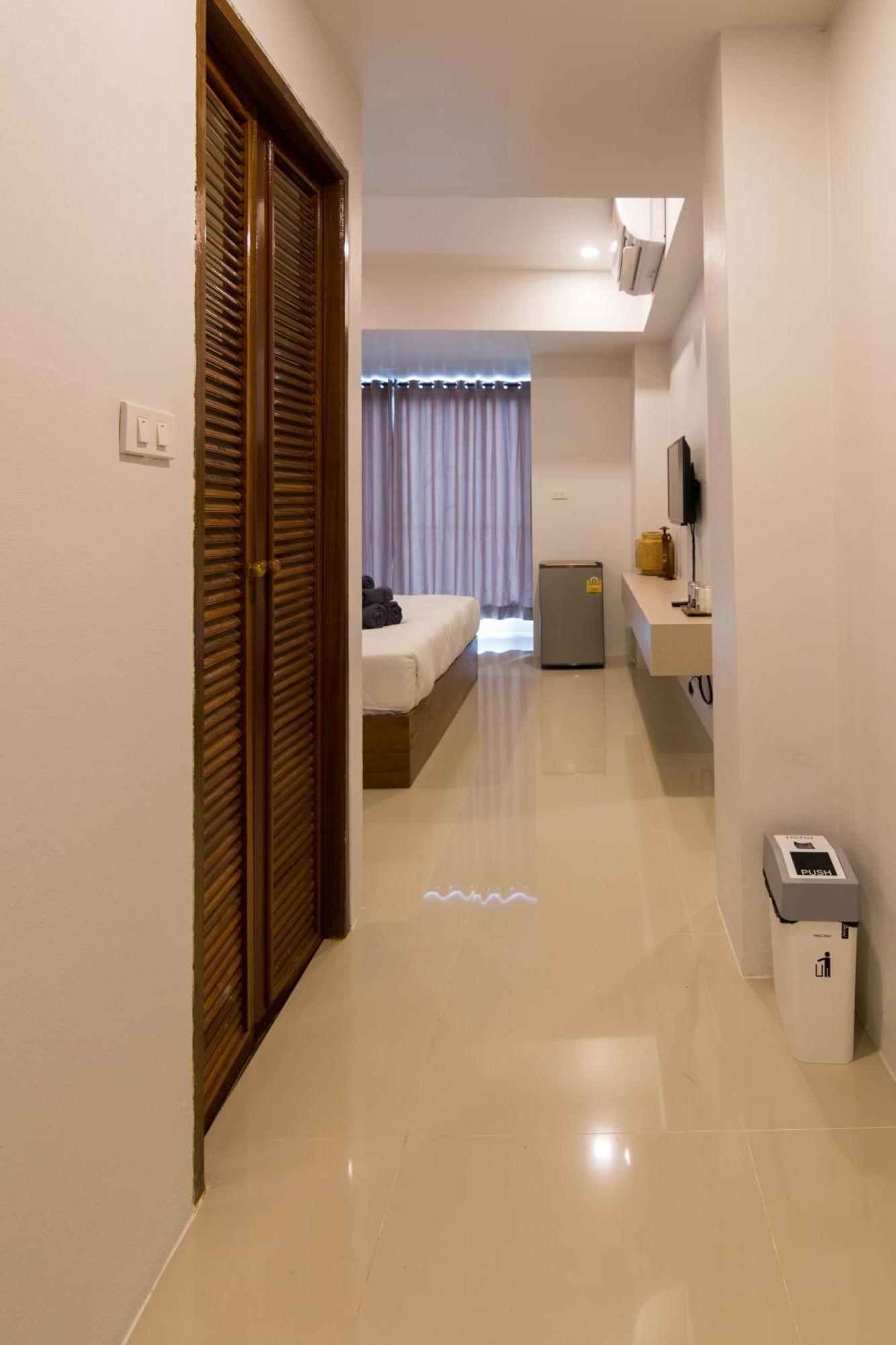 2 Feel Bed Station Aparthotel Удон Тани Стая снимка